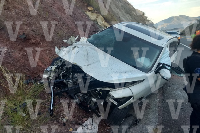 Chavo López sale ileso en accidente automovilístico.