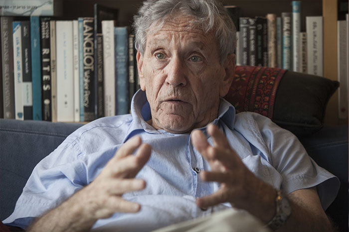 amos oz