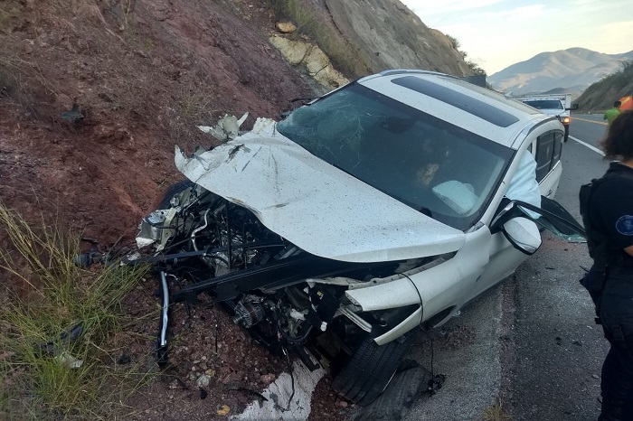 Sale ileso Chavo López de accidente automovilístico.