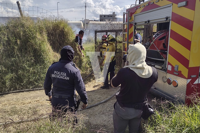 Se quema casa de madera en la colonia López Mateos, en Morelia
