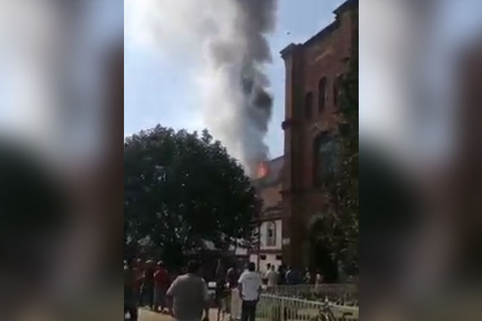 VIDEO | Se quema la iglesia de San Juan Nuevo; pobladores se unen para  apagar el fuego