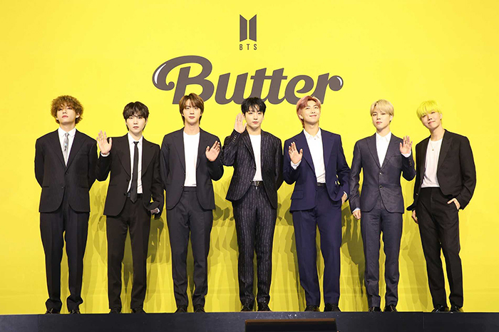 Si eres Army, esto te interesa: BTS tendrá su línea de ropa inspirada en  sus canciones