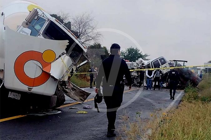 IMÁGENES | Aparatoso choque múltiple deja un muerto y 10 heridos en ...