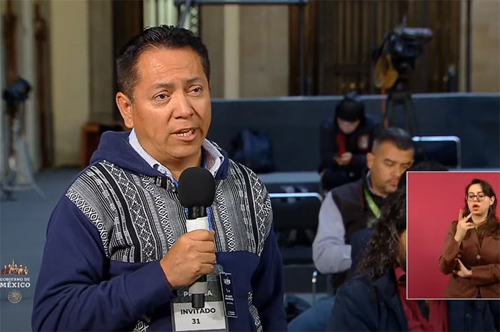 Javier Favela, durante la mañanera del presidente López Obrador el 11 de abril de 2023.