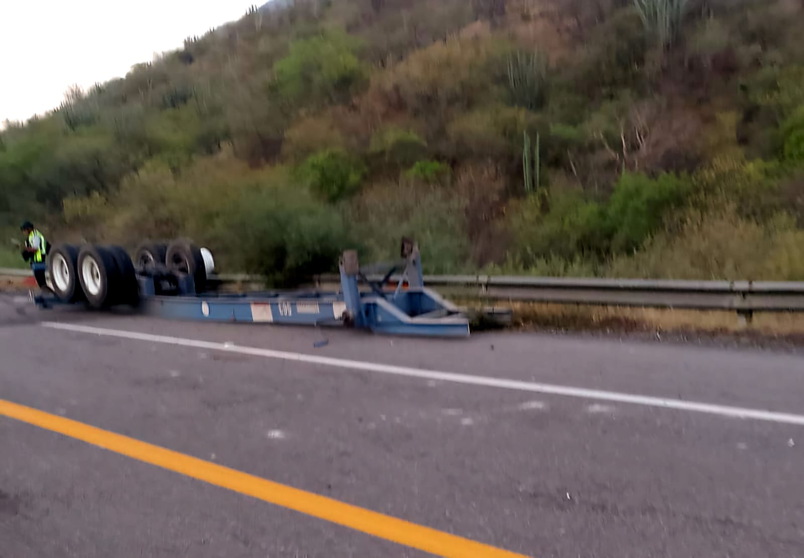 Se registran dos accidentes en distintos puntos de la autopista Siglo XXI