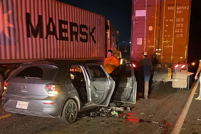 Choque múltiple por alcance deja dos heridos en la autopista Siglo XXI