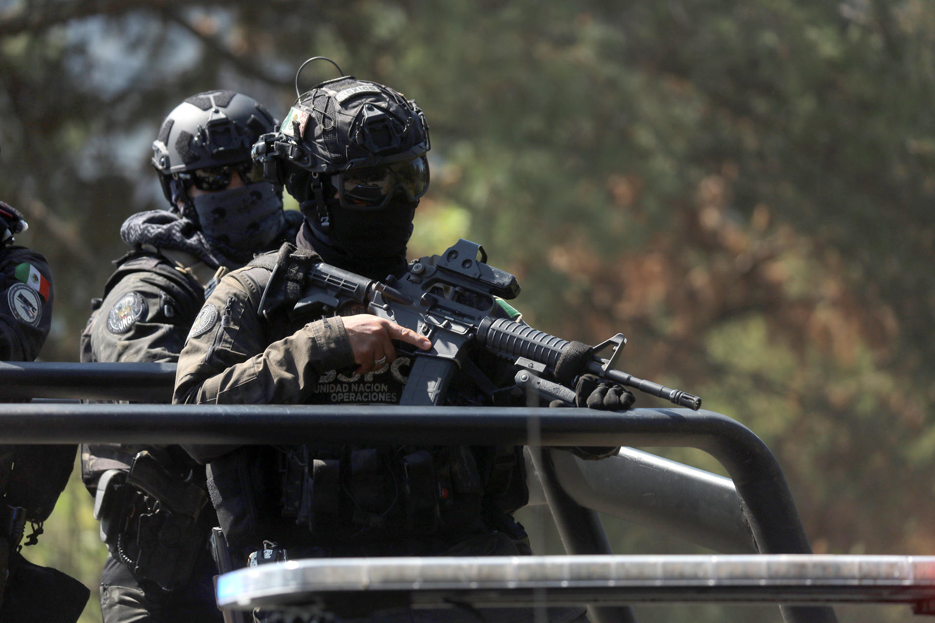 Elementos de corporaciones de seguridad federal realizando operativos de vigilancia en el norte de México.