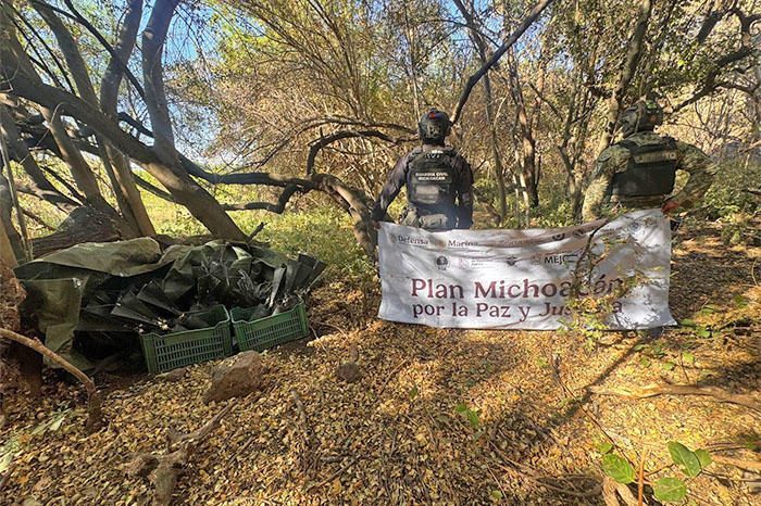 Ejército Mexicano y Guardia Civil desactivan explosivos improvisados en Apatzingán