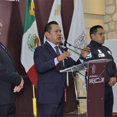 Armas y equipo táctico asegurado tras la detención de El Bótox en Buenavista