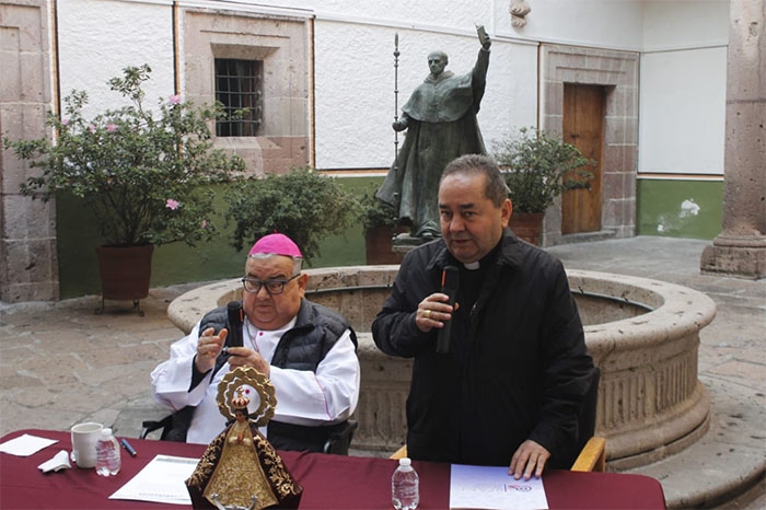 Monseñor José Armando Álvarez Cano nuevo arzobispo de Morelia ratifica vicarios