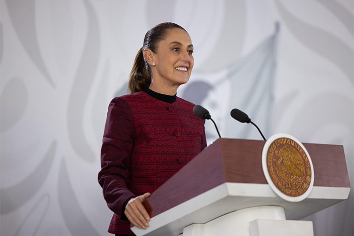 Presidenta Claudia Sheinbaum durante conferencia de prensa hablando sobre aranceles y Cuba