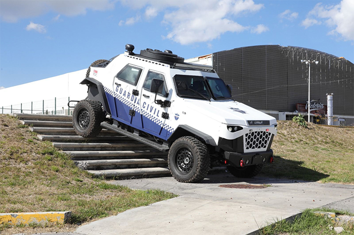 Nuevas patrullas tácticas 4x4 de la Guardia Civil Michoacán en terreno rural