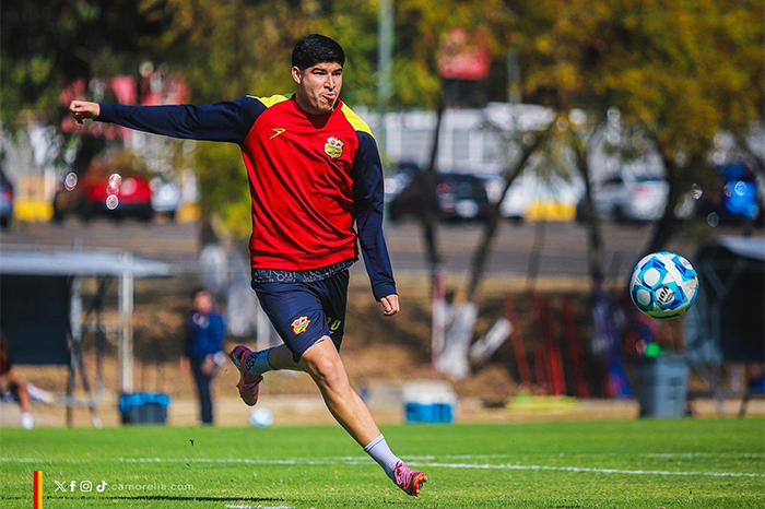 Jugadores del Atlético Morelia entrenando en el Estadio Morelos previo al duelo contra Venados.