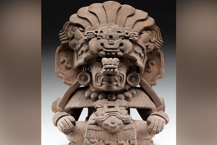 Urna zapoteca que representa al dios Cocijo, una de las piezas que devolverá Portugal a México.