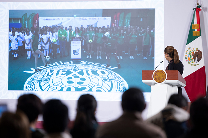 Inauguración del Mundialito Futsal Femenil 2026 con Zoé Robledo y Alfredo Ramírez Bedolla en Morelia.