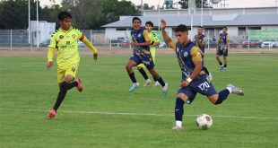 Jugadores del Atlético Morelia-UMSNH celebrando un gol en el partido contra Atlético Valladolid de la Liga TDP.