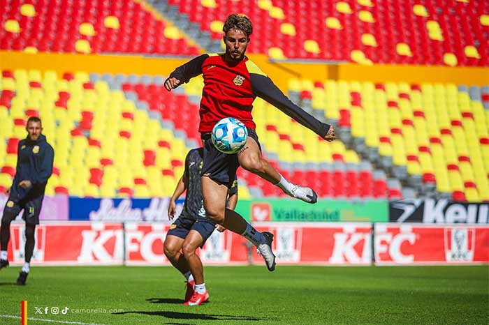 Jugadores del Atlético Morelia durante un entrenamiento previo al partido contra el Tapatío.