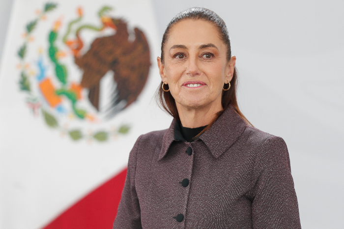 Claudia Sheinbaum en conferencia analizando el 8M en México.