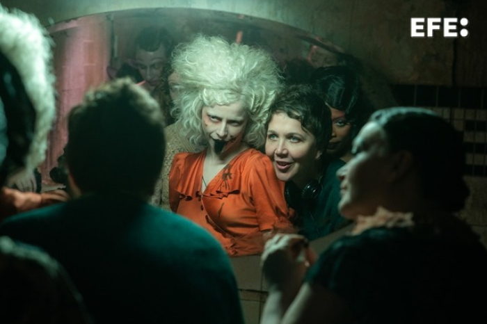 cultural con Harry Styles, pasarela de París y cartel de la película La Novia.