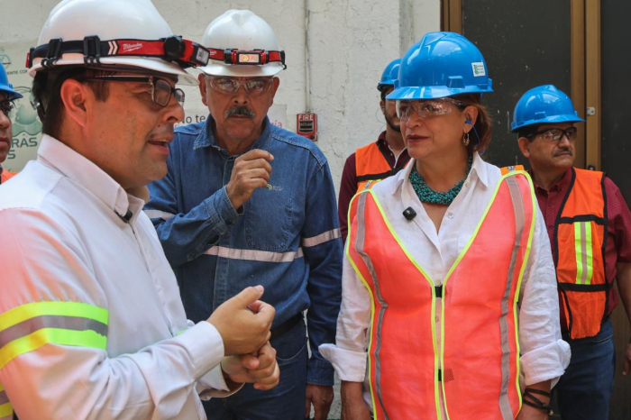 Diputada Fabiola Alanís en Los Reyes Michoacán hablando sobre la producción de berries y el trabajo de las mujeres rurales.