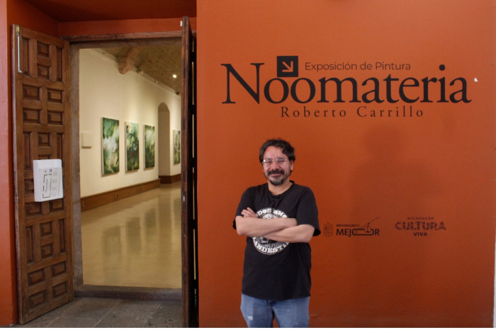 Obra de la serie Noomateria de Roberto Carrillo, óleo sobre tela con texturas densas que evocan paisajes geológicos.