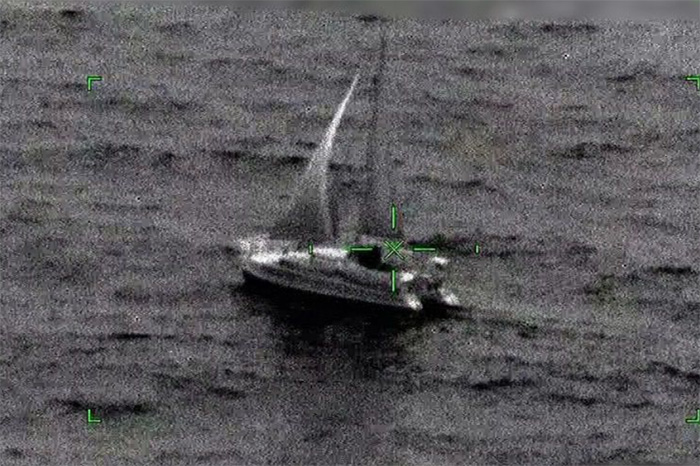 Aeronave de la Semar localiza embarcaciones con ayuda humanitaria en el Caribe.