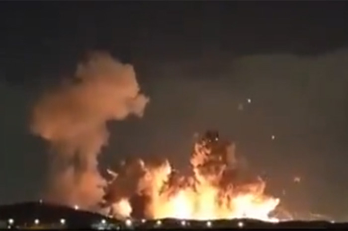 Captura de pantalla del video de una explosión masiva compartido por Donald Trump en Truth Social.