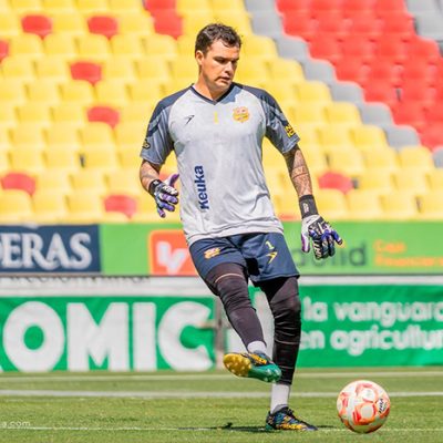El portero Antonio "Toño" Torres durante un entrenamiento con el Atlético Morelia en el Estadio Morelos.