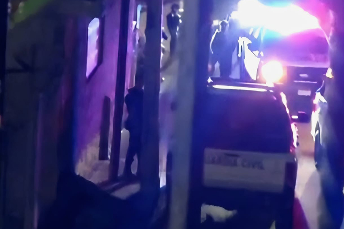 Elementos del Agrupamiento Especializado en Artefactos Explosivos resguardando una zona en Michoacán.