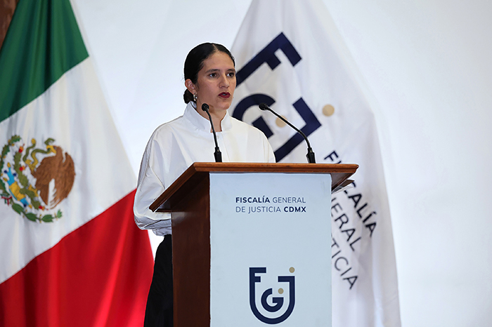 Bertha Alcalde Luján, fiscal general de la Ciudad de México, informando sobre la investigación por feminicidio.
