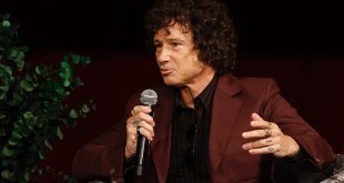 Enrique Bunbury durante el anuncio de su gira Nuevas Mutaciones Tour 2026 en Ciudad de México.