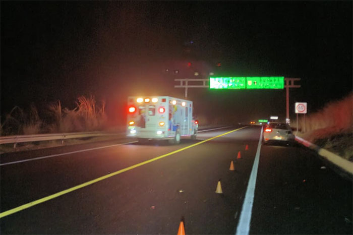 Accidente en autopista Siglo XXI tramo Nueva Italia Lázaro Cárdenas choque moto y auto.