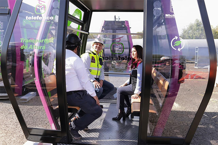 Avance de obra en una de las estaciones del teleférico de Morelia con instalación de sistema electromecánico.
