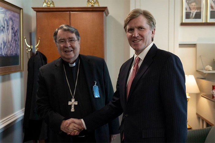 Reunión diplomática entre representantes del Vaticano y el Gobierno de Estados Unidos.