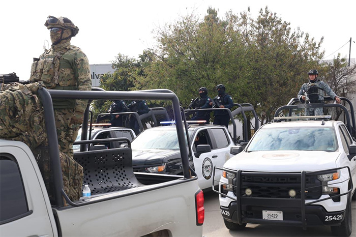 Elementos de la SSPC y el Ejército Mexicano desplegados tras enfrentamiento en Zinapécuaro.