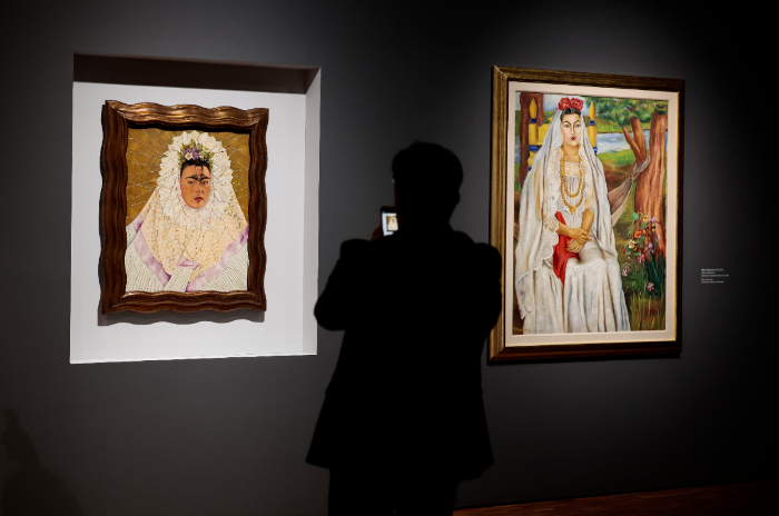 Cuadros de Frida Kahlo expuesto en el Museo de Arte Moderno de México.