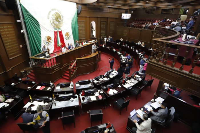 Sesión extraordinaria de la 76 Legislatura del Congreso de Michoacán sobre prevención de delitos.