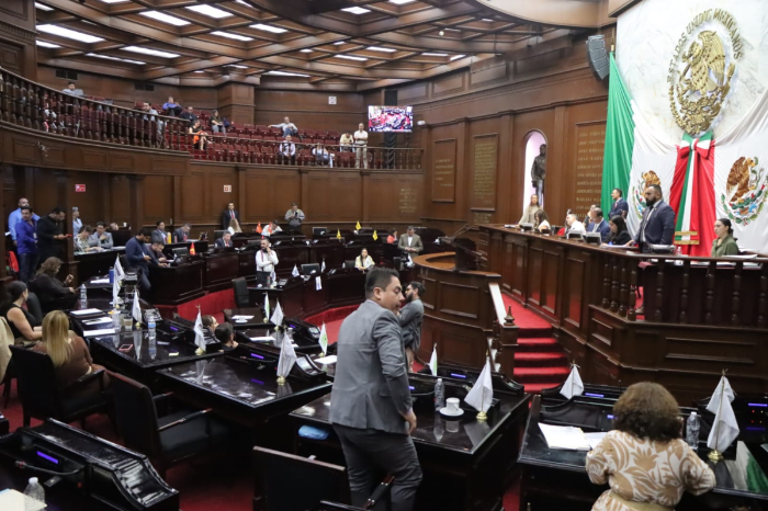 Sesión extraordinaria de la 76 Legislatura del Congreso de Michoacán para avalar glosa de desarrollo urbano.