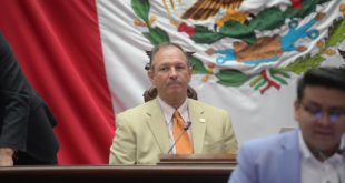 Diputado David Martínez Gowman durante la aprobación de la reforma de movilidad en Michoacán.