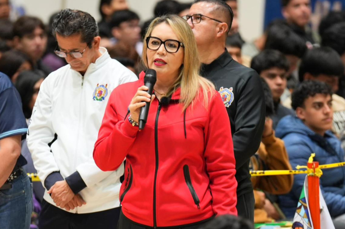 Rectora Yarabí Ávila González en evento de la UMSNH