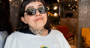 Retrato de la escritora mexicana Dahlia de la Cerda durante una entrevista en Madrid.