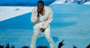 El rapero estadounidense Kanye West durante una presentación de su gira mundial Ye Live Concert Tour.