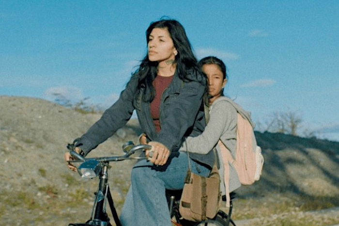 Cantante Cazzu en su debut como actriz en la película Risa y la cabina del viento