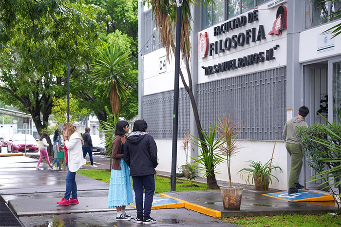 Fachada de la Facultad de Filosofía de la Universidad Michoacana de San Nicolás de Hidalgo en Morelia.