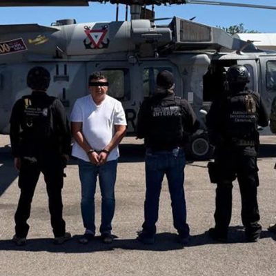 Unidades de la Secretaría de Marina y la Guardia Nacional patrullando las calles de Tepic, Nayarit.