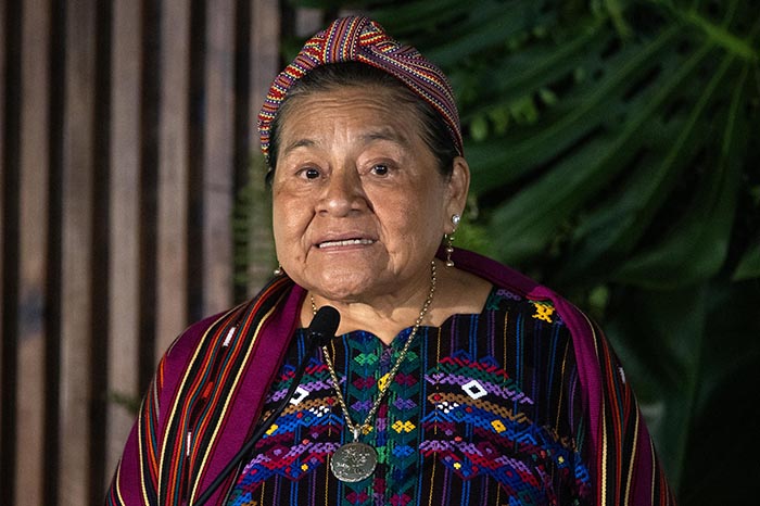 Rigoberta Menchú, Premio Nobel de la Paz, en su nombramiento como Alta Consejera de la SRE en México.