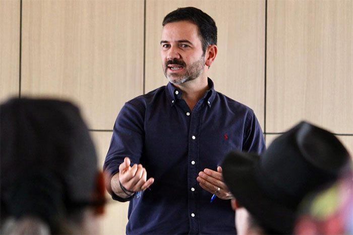 Yankel Benítez Silva, secretario del Ayuntamiento de Morelia, informa sobre regularización de licencias.