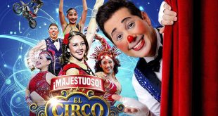 Payasos y acróbatas del Circo de las Estrellas.