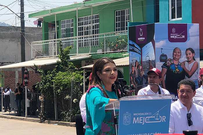 Clara Brugada, jefa de Gobierno de la CDMX, durante la inauguración del teleférico de Uruapan.