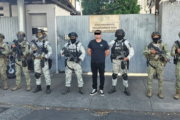 Elementos del Ejército y Guardia Nacional durante el operativo de captura de César Alejandro ‘N’, alias ‘El Güero Conta’, en Zapopan.